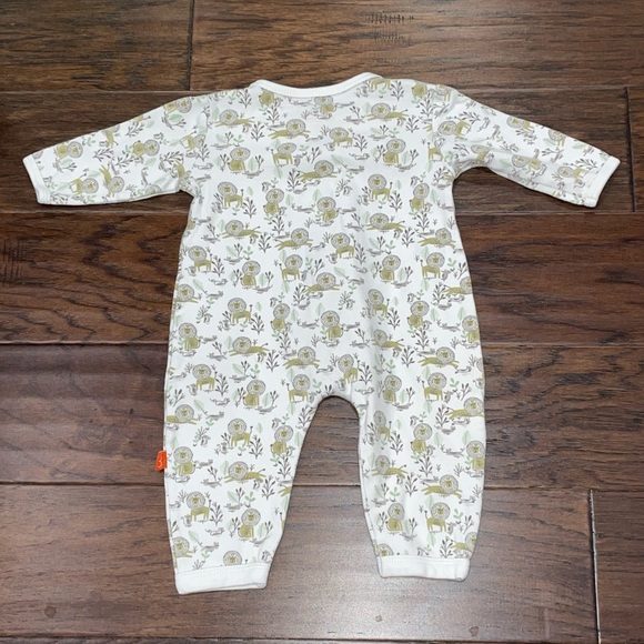 🦁Magnificent Baby Coverall Unisex 6 Months - Picture 3 of 3